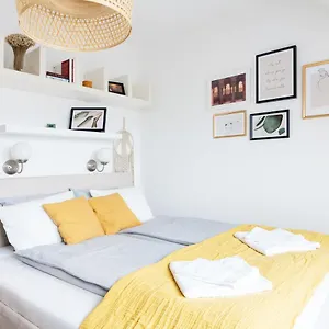 Apartment Floral - New In Town, Budapest