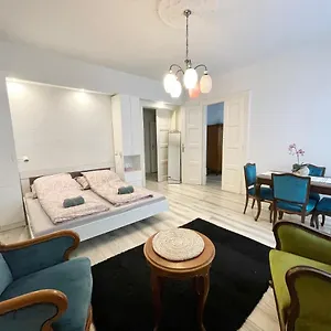 Apartament Mehdi 1, Budapesta